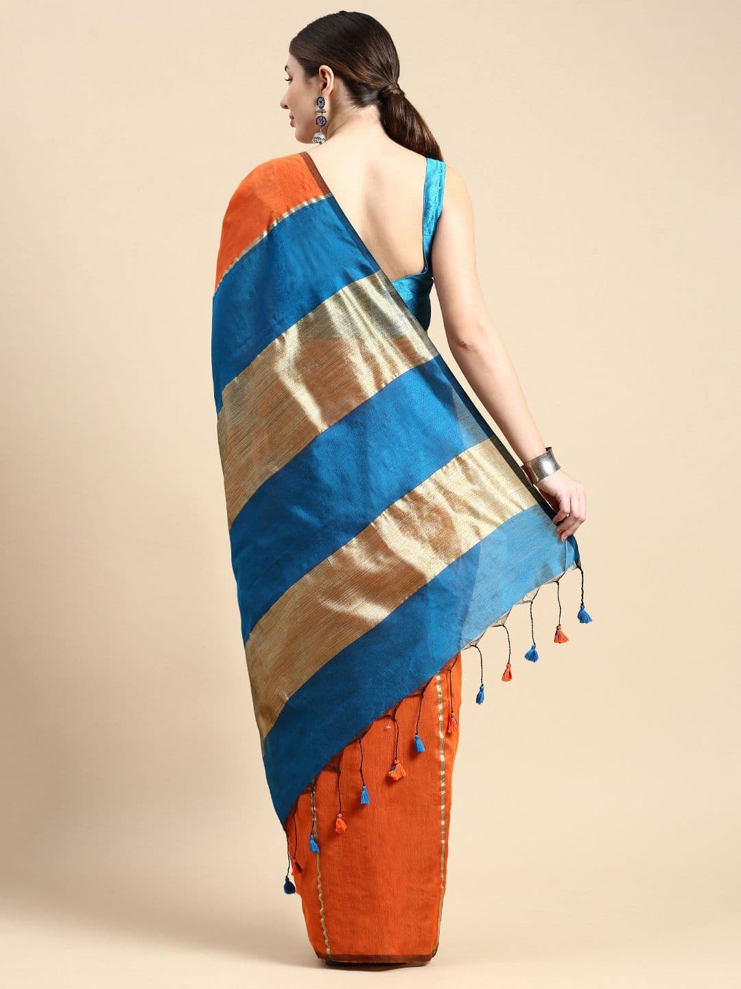 DESH BIDESH Colourblocked Silk Cotton Saree thumbnail 3