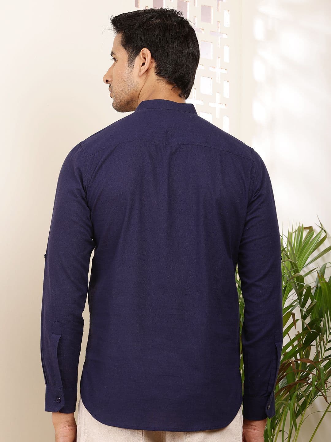MULTI SHADES Men Mandarin Collar Kurta thumbnail 4