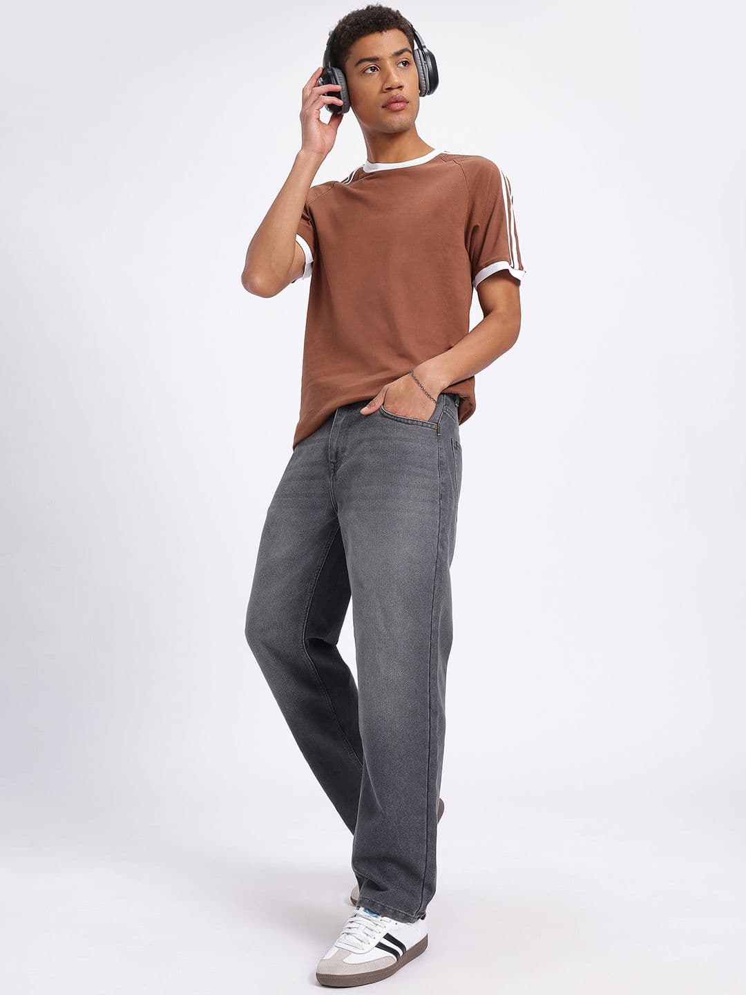 glitchez Men Straight Fit Light Fade Jeans thumbnail 2