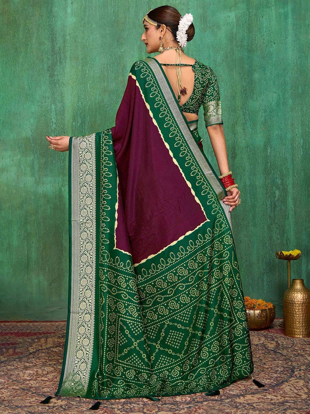 TIRA Bandhani Printed Sequinned Saree thumbnail 2