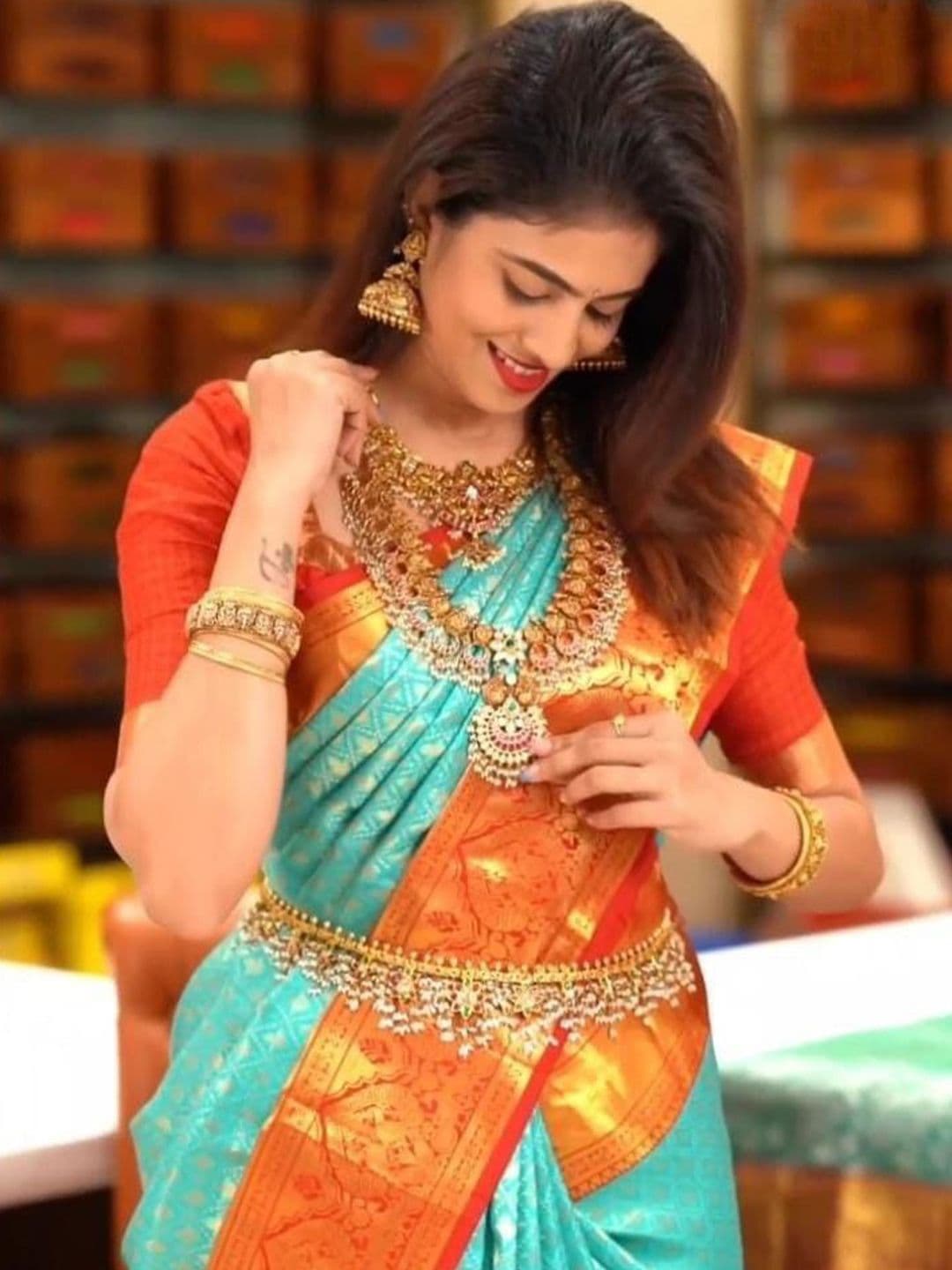 SHOP DROP Woven Design Zari Art Silk Banarasi Saree thumbnail 2