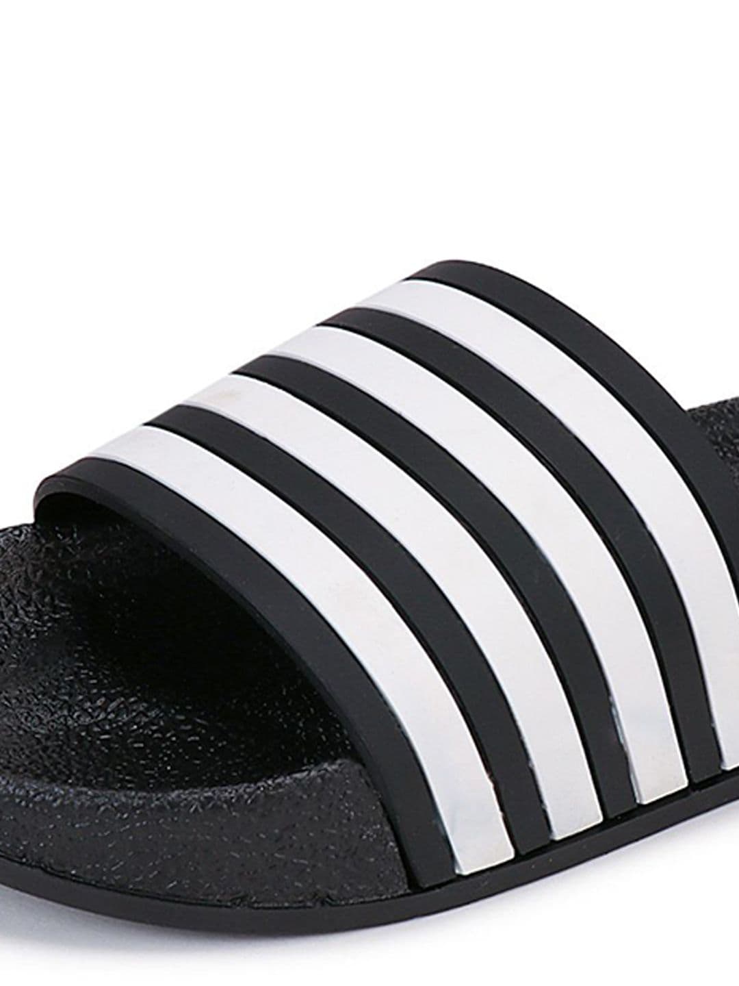 PENNEN Men Printed Sliders thumbnail 3