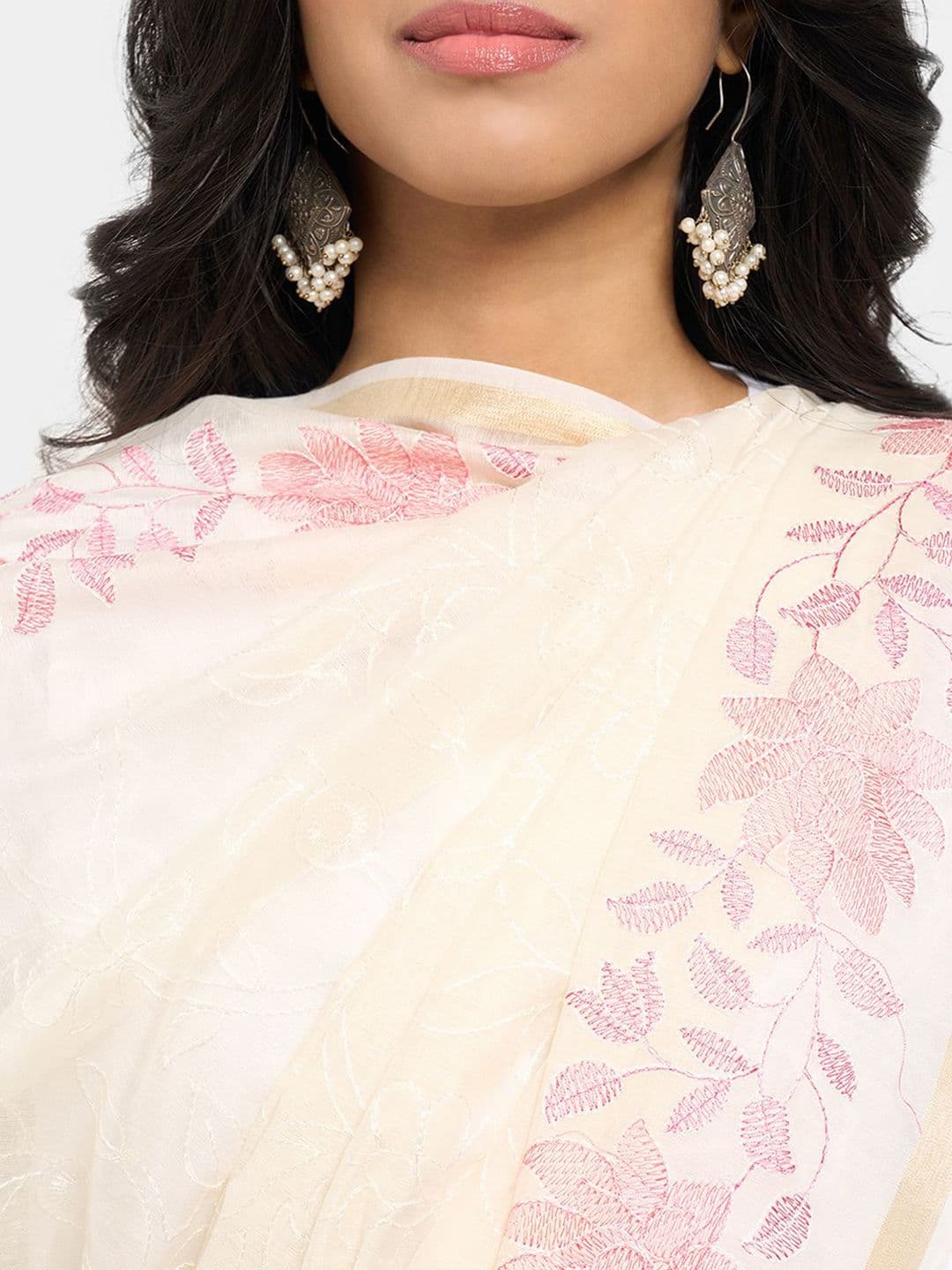RANGMANCH BY PANTALOONS Embroidered Dupatta with Thread Work thumbnail 4