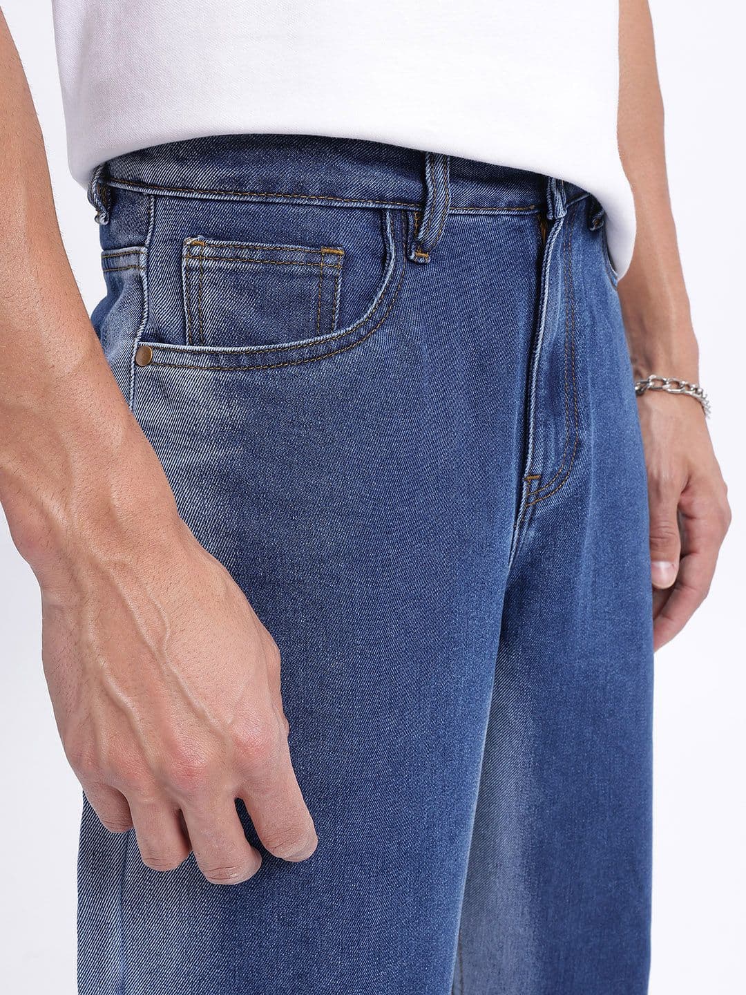 glitchez Men Barrel Fit Bleached Jeans thumbnail 2
