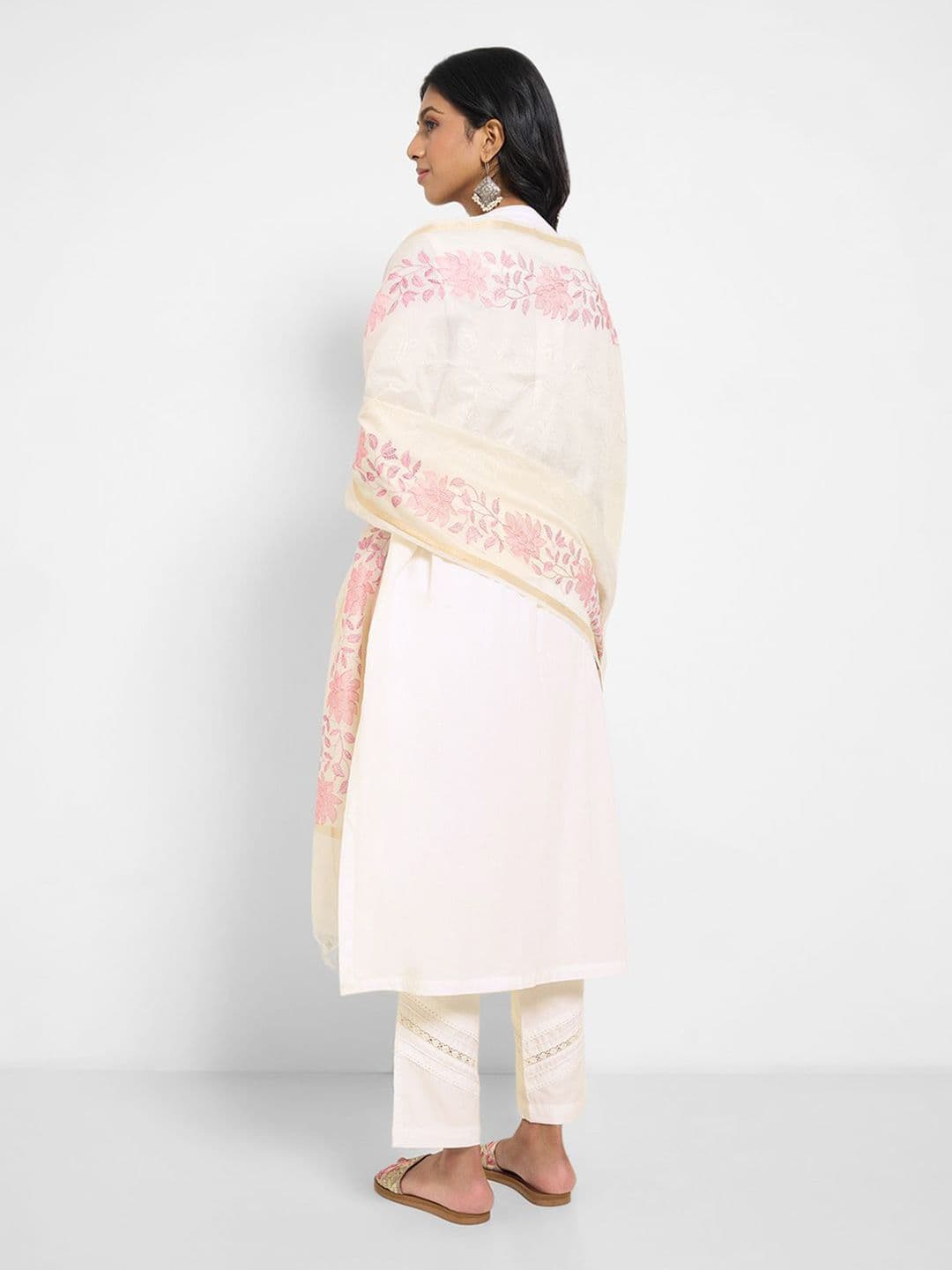 RANGMANCH BY PANTALOONS Embroidered Dupatta with Thread Work thumbnail 5
