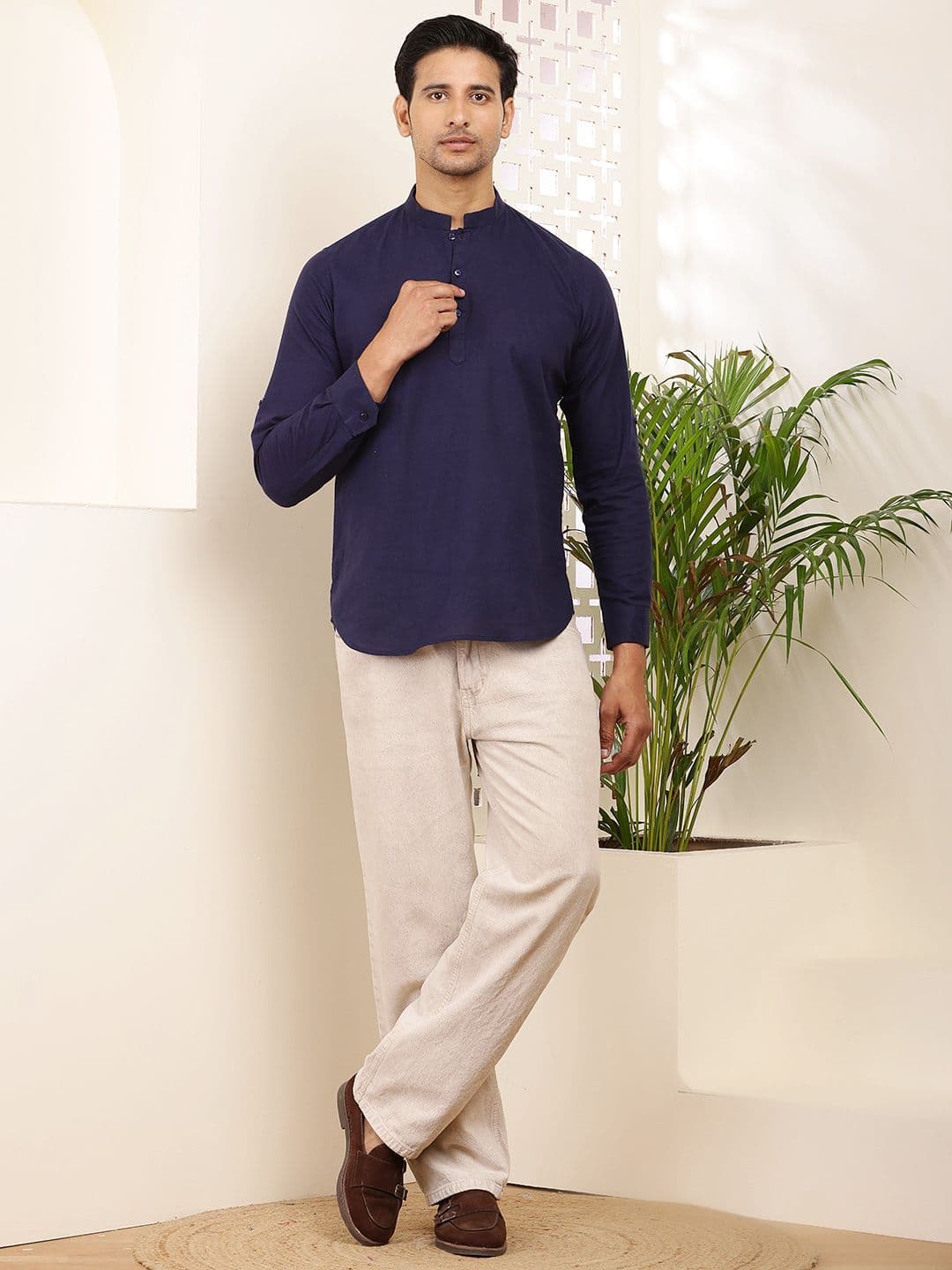 MULTI SHADES Men Mandarin Collar Kurta thumbnail 2