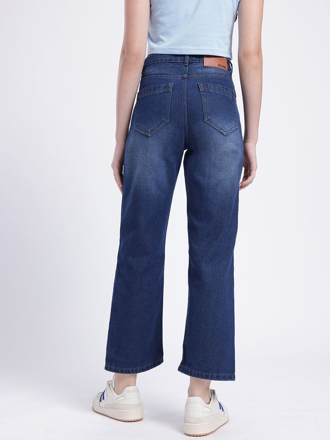glitchez Women Mid-Rise Light Fade Cropped Straight Fit Jeans thumbnail 4