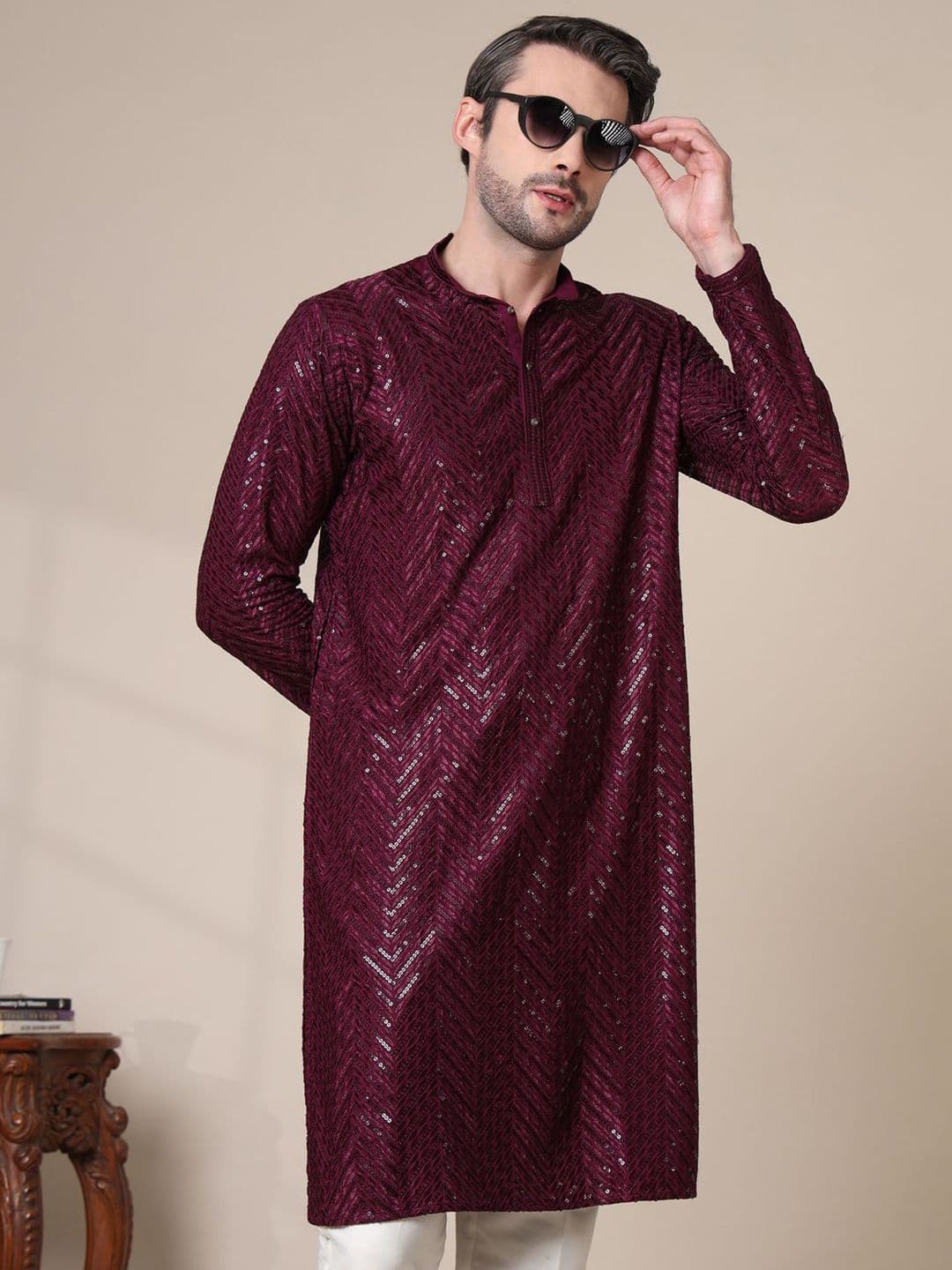 ADHIRAJAN Men Geometric Embroidered Cold-Shoulder Sleeves Chikankari Kurta - view 1