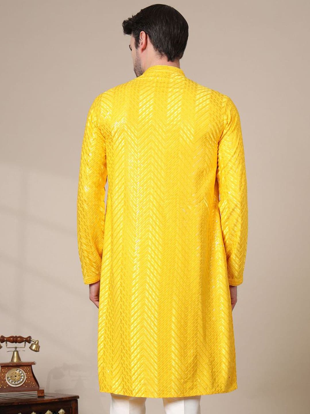 ADHIRAJAN Men Geometric Embroidered Chikankari Kurta thumbnail 5