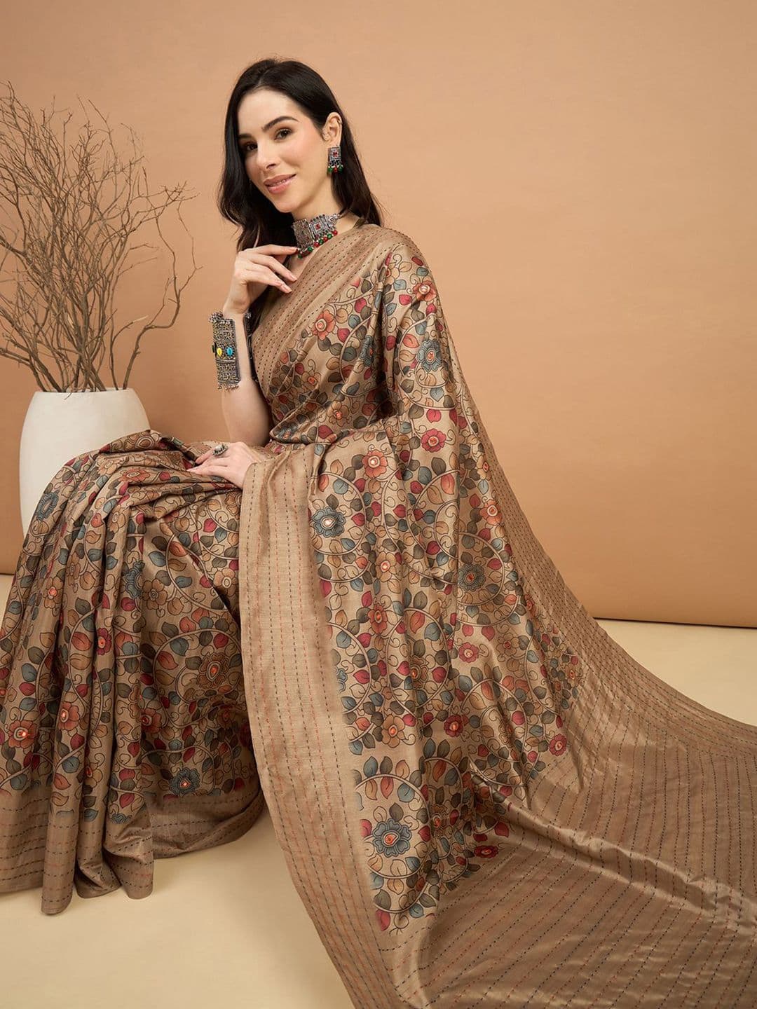 Saree mall Floral Kantha Work Silk Blend Tussar Sarees - view 1