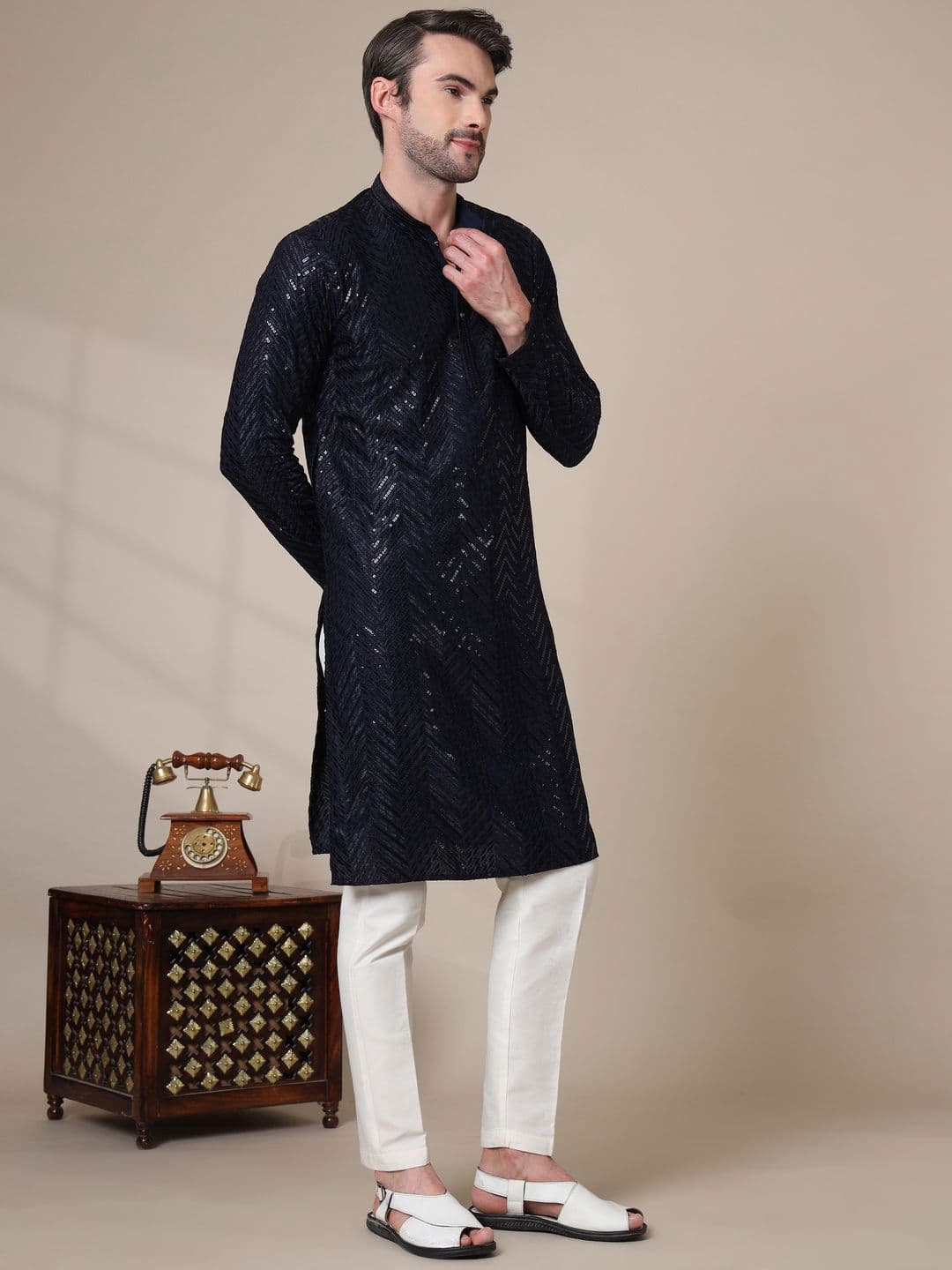 ADHIRAJAN Men Geometric Embroidered Cold-Shoulder Sleeves Chikankari Kurta thumbnail 2