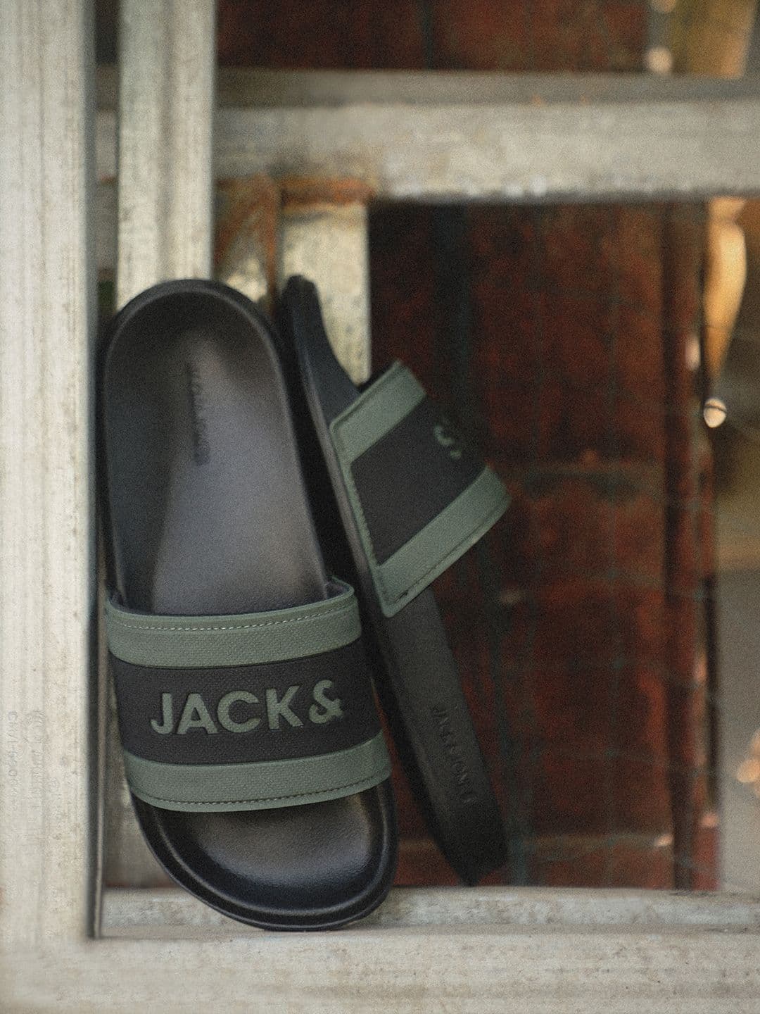 Jack & Jones Men Printed Sliders - view 1