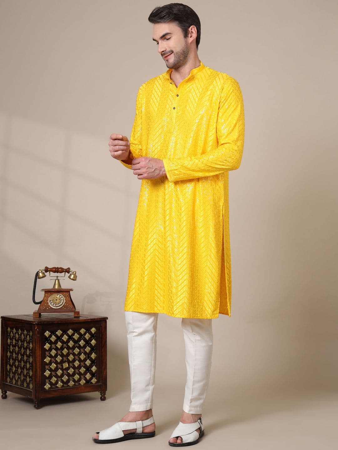 ADHIRAJAN Men Geometric Embroidered Chikankari Kurta thumbnail 2