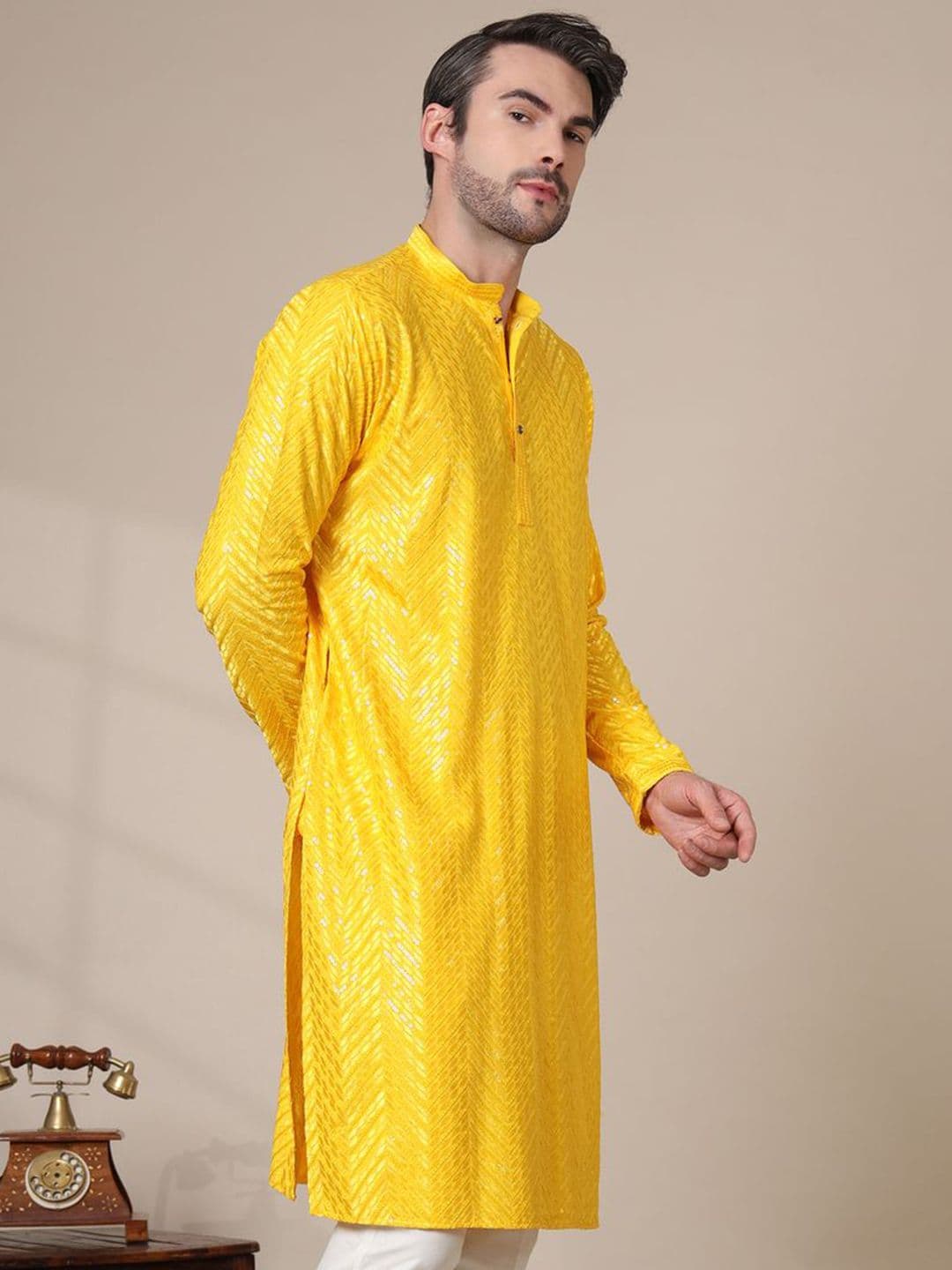 ADHIRAJAN Men Geometric Embroidered Chikankari Kurta thumbnail 4