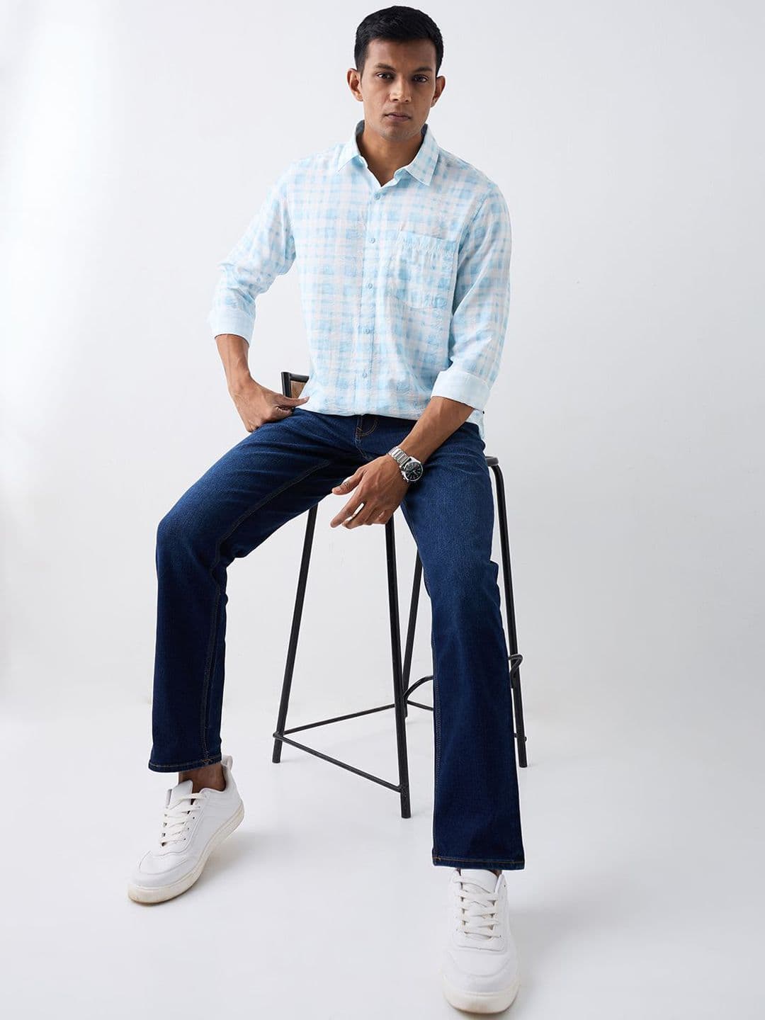SPYKAR Men Rover fit, Mid-Rise, Regular Fit  Light Fade Jeans thumbnail 3
