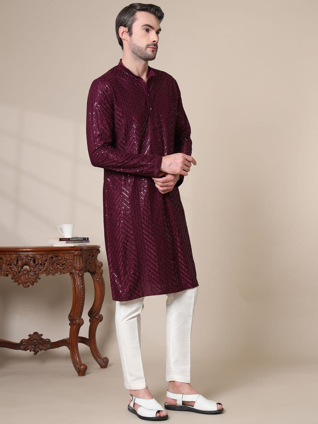 ADHIRAJAN Men Geometric Embroidered Cold-Shoulder Sleeves Chikankari Kurta thumbnail 4
