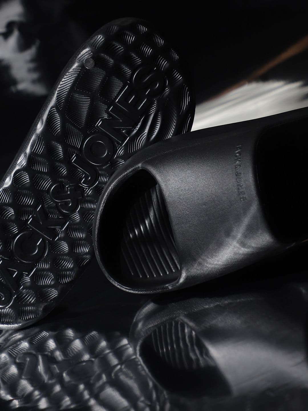Jack & Jones Men Printed Sliders - view 1