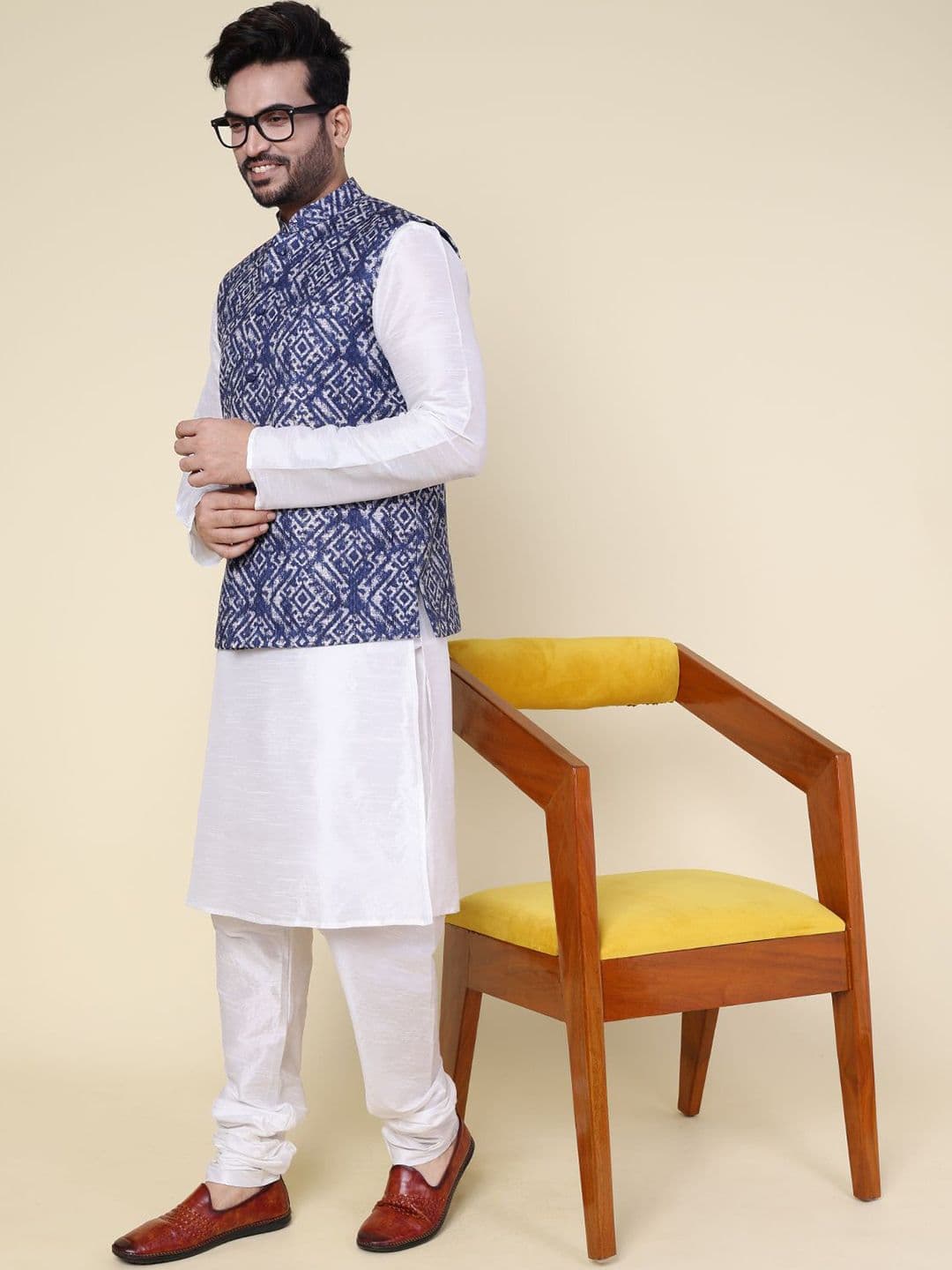 W & G Embroidered Mandarin Collar Nehru Jacket thumbnail 5