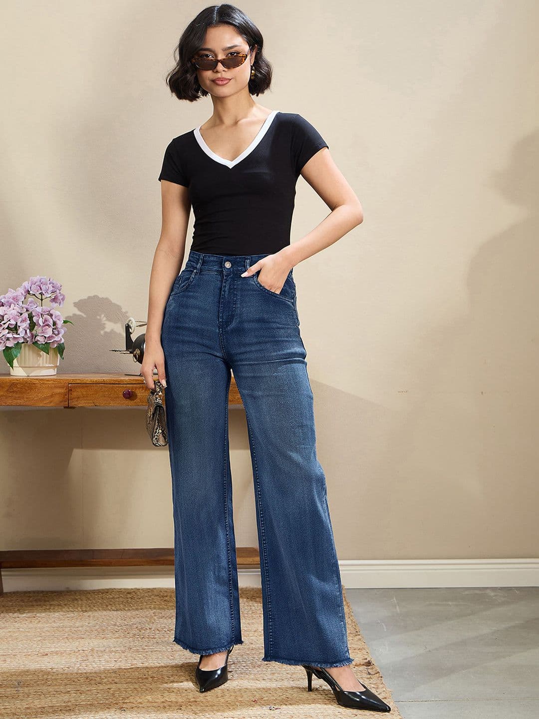 SASSAFRAS BASICS Women Comfort Straight Fit High-Rise Clean Look Light Fade Jeans thumbnail 3
