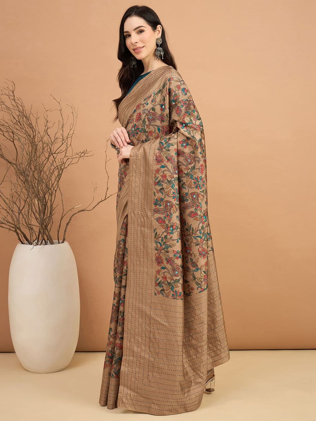 Saree mall Floral Kantha Work Silk Blend Tussar Sarees thumbnail 4