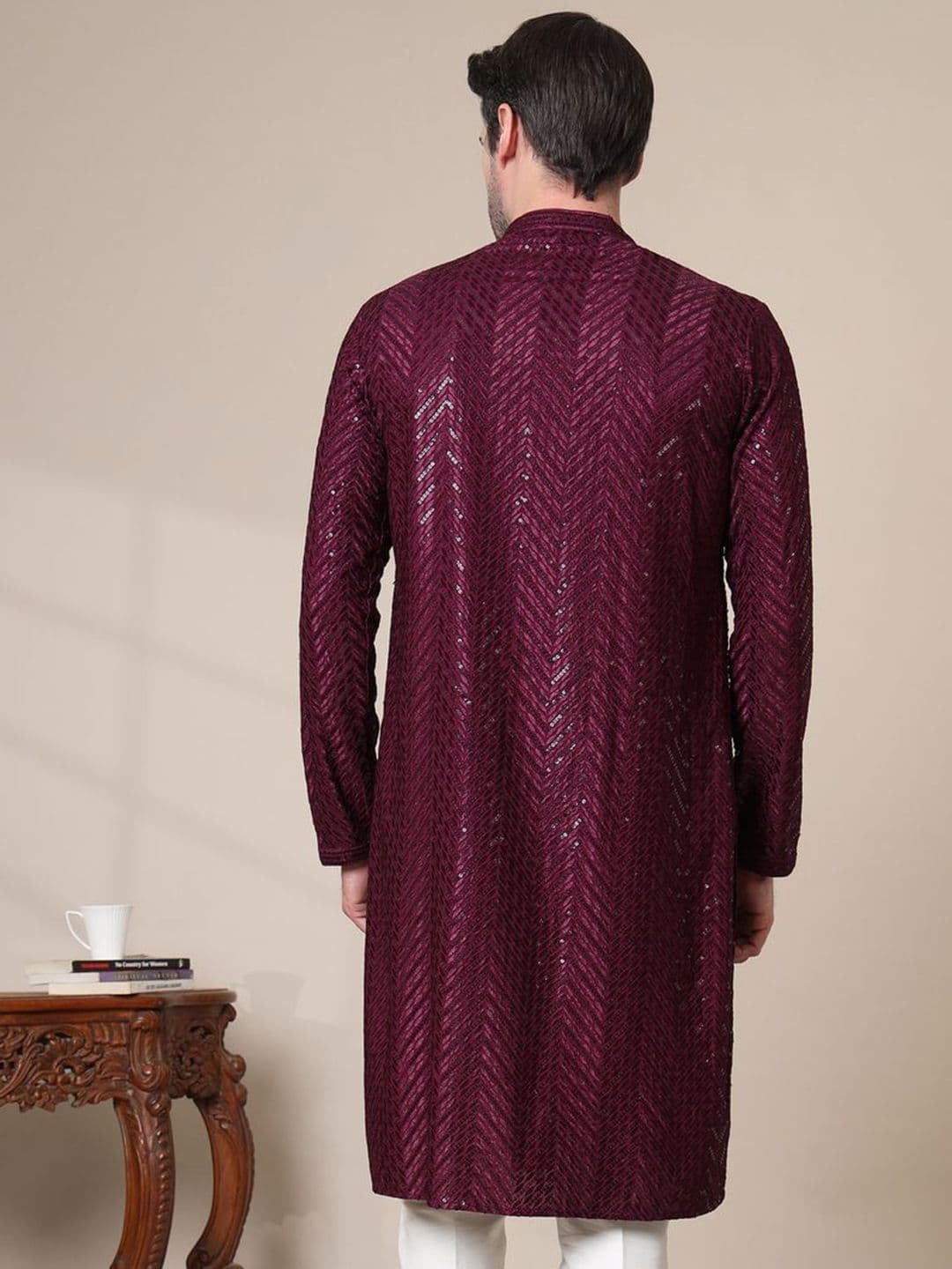 ADHIRAJAN Men Geometric Embroidered Cold-Shoulder Sleeves Chikankari Kurta thumbnail 2