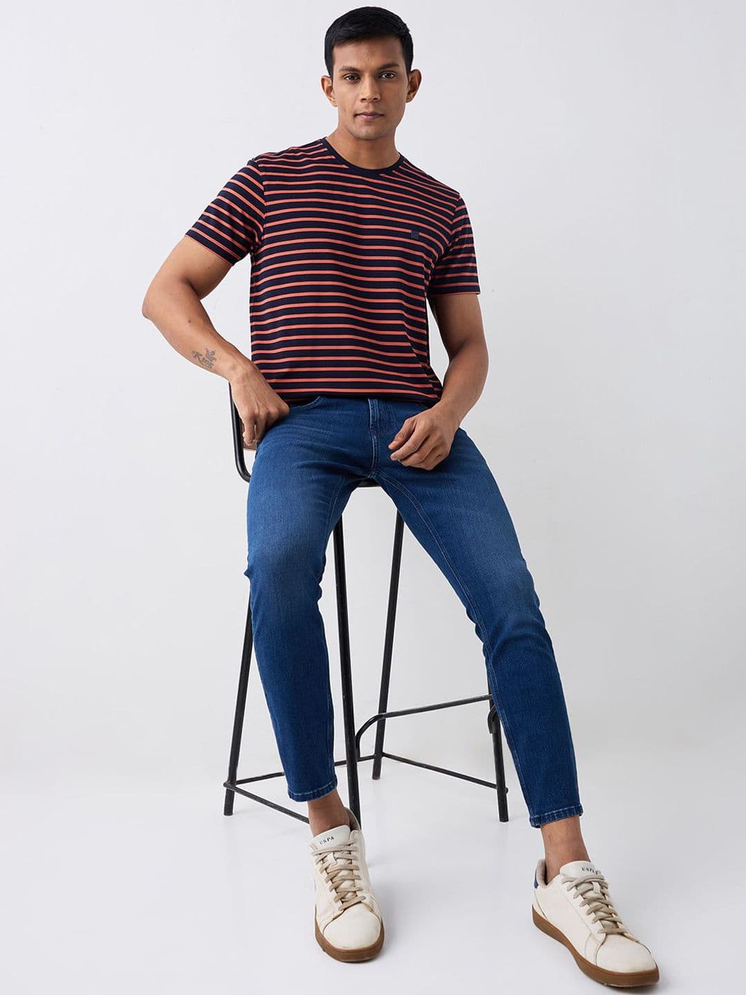 SPYKAR Men Slim Fit Mid-Rise Light Fade Jeans thumbnail 2