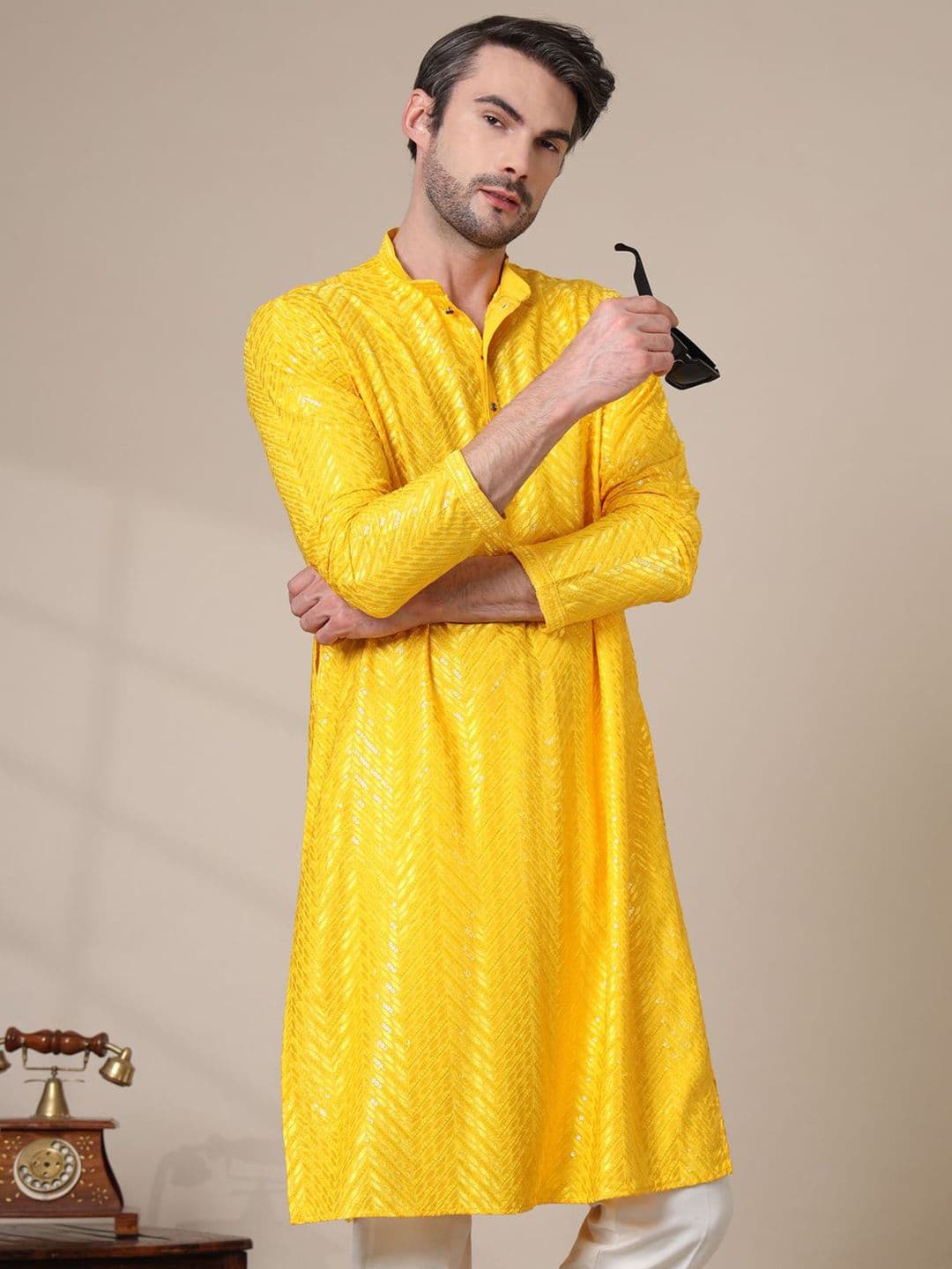 ADHIRAJAN Men Geometric Embroidered Chikankari Kurta - view 1
