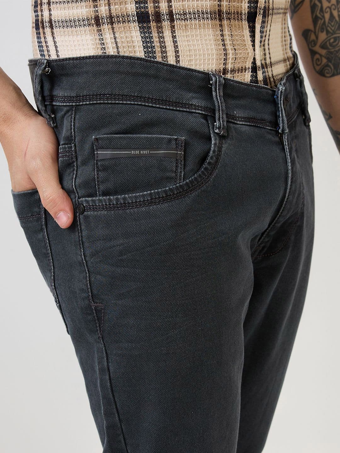 Parx Men Tapered Fit Low-Rise Cotton Jeans thumbnail 4