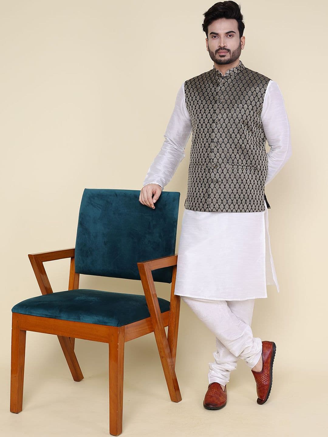 W & G Woven Design Mandarin Collar Nehru Jacket thumbnail 2