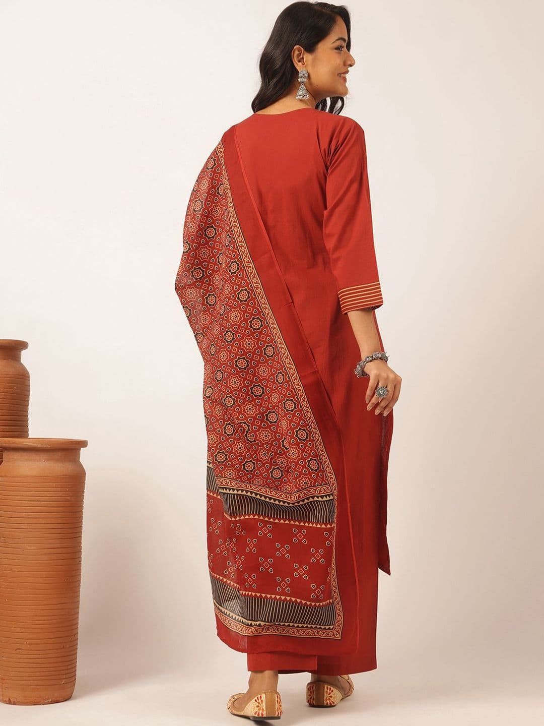 KALINI Women Floral Printed Regular Pure Cotton Kurta Sets With Dupatta thumbnail 4