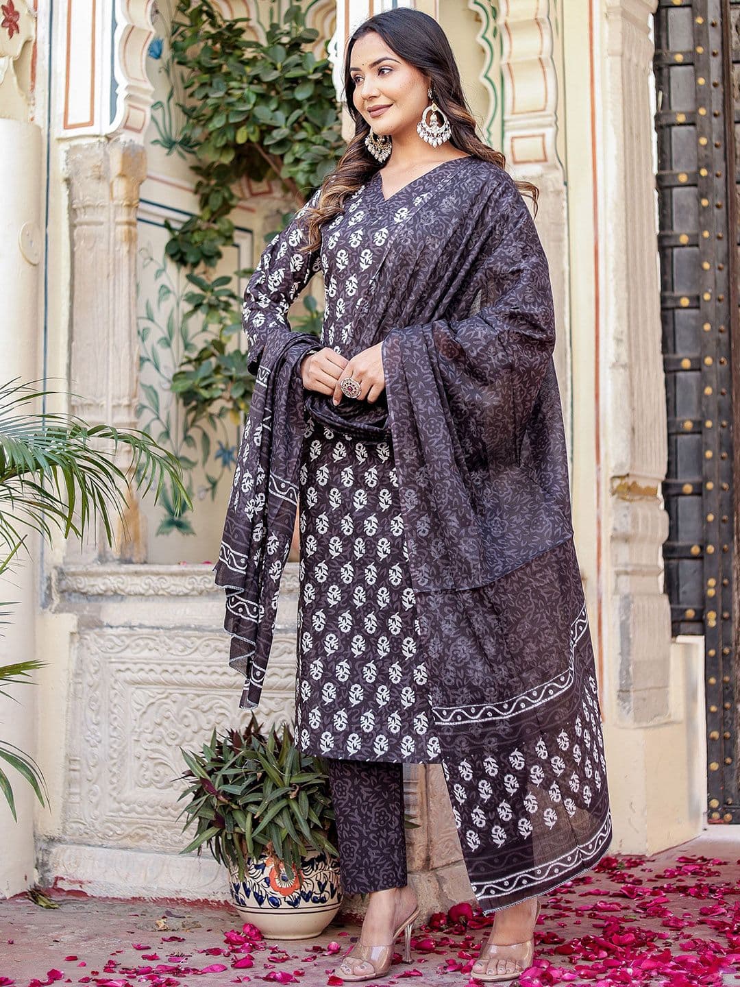 Moda Rapido Floral Printed V Neck Pure Cotton Kurta With Trousers & Dupatta thumbnail 4