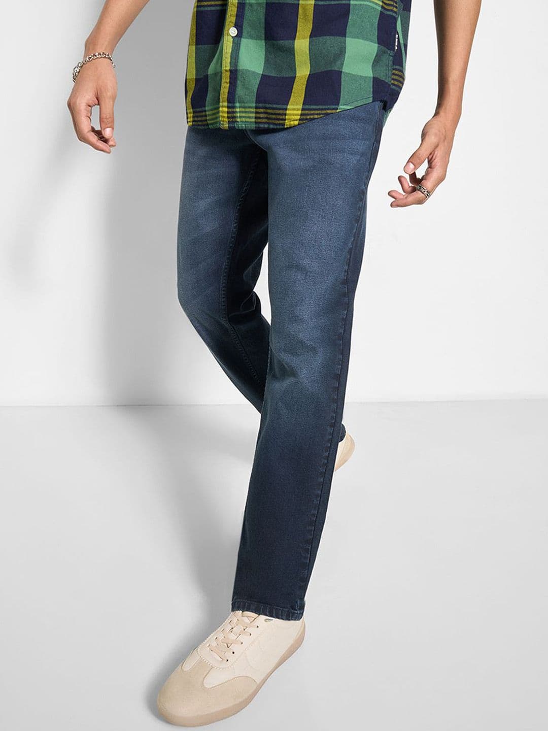 SF JEANS by Pantaloons Men Slim Fit Mid-Rise Light Fade Jeans thumbnail 2