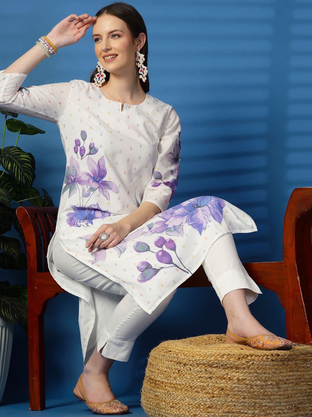 Sangria Floral Printed Notch Neck Cotton Straight Kurta thumbnail 5