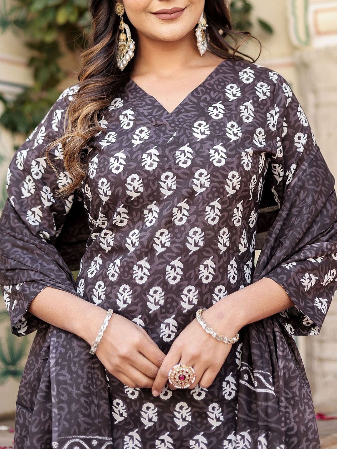 Moda Rapido Floral Printed V Neck Pure Cotton Kurta With Trousers & Dupatta thumbnail 6