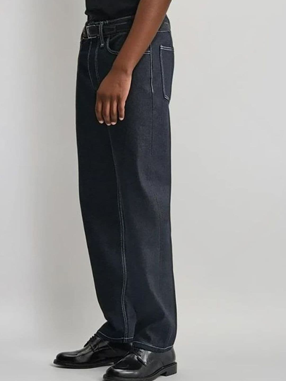 Kotty Men Relaxed Fit Mid-Rise Stretchable Jeans thumbnail 2