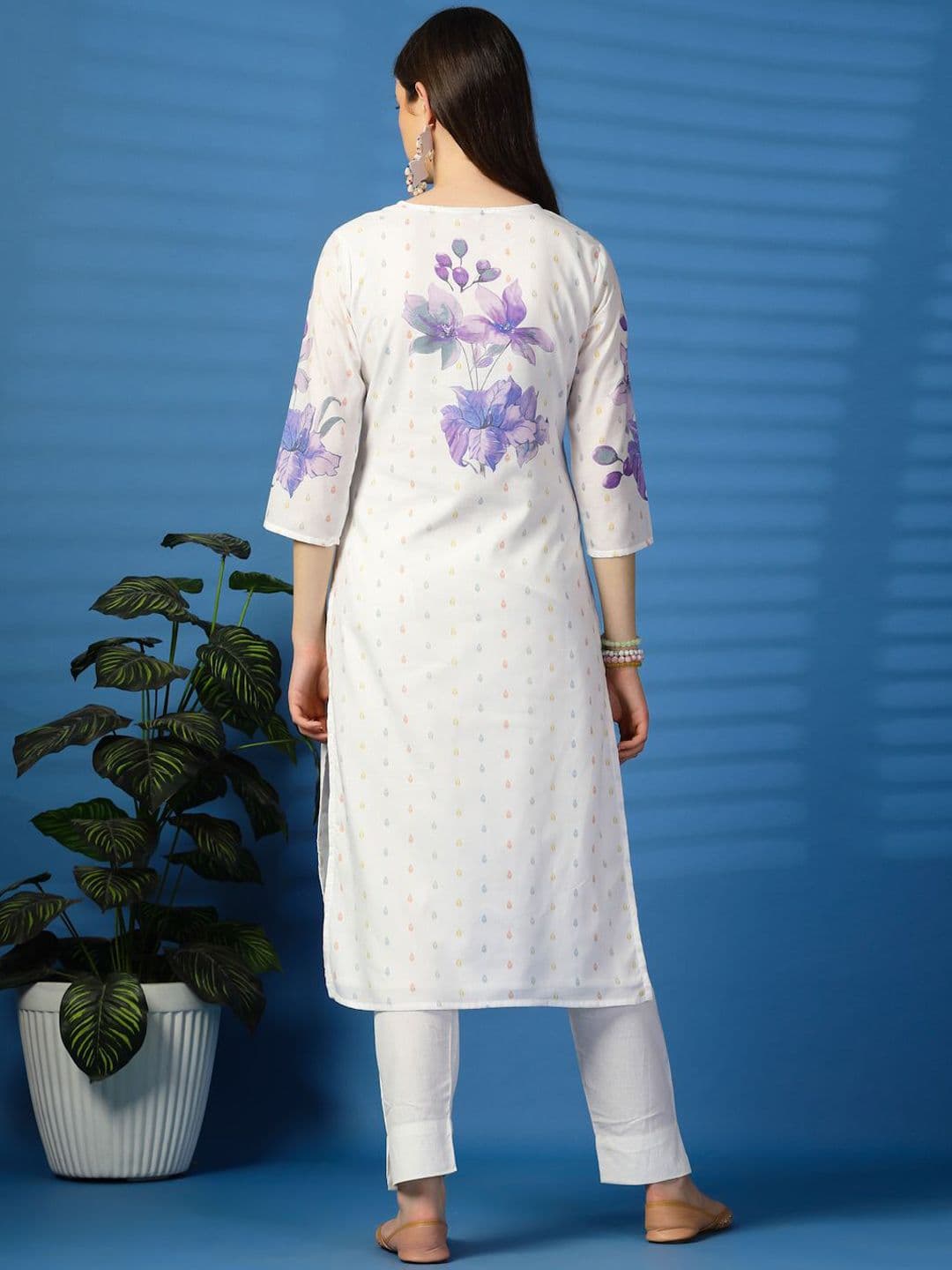 Sangria Floral Printed Notch Neck Cotton Straight Kurta thumbnail 4