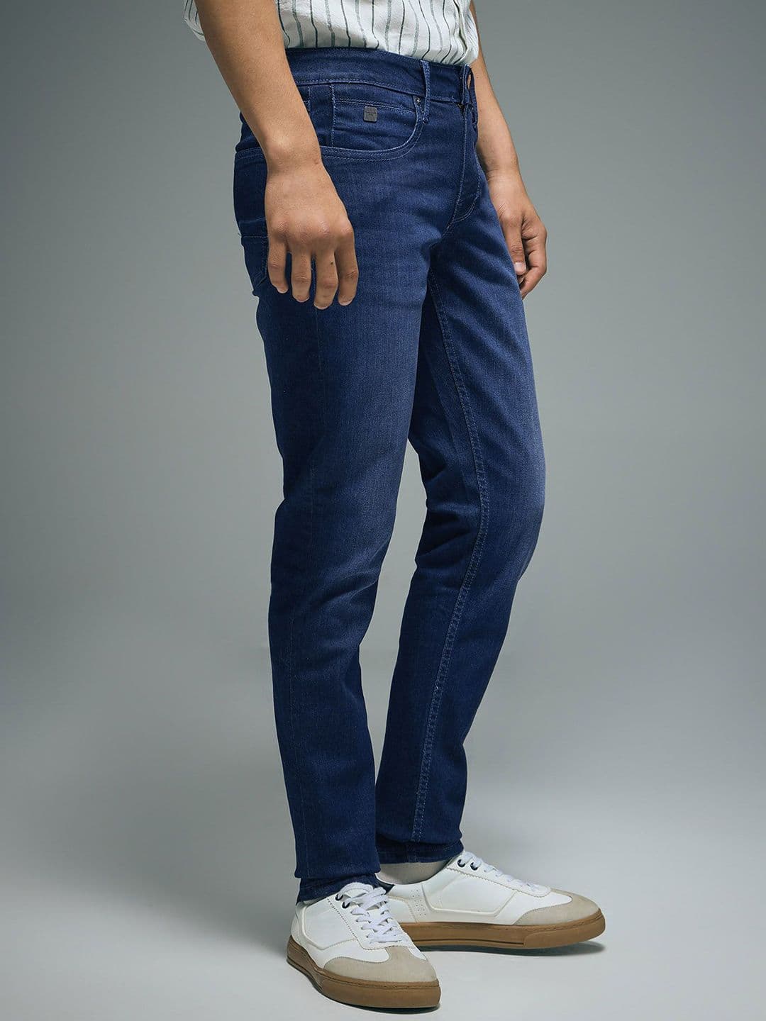 Flying Machine Men Skinny Fit Mid-Rise Light Fade Stretchable Jeans thumbnail 7