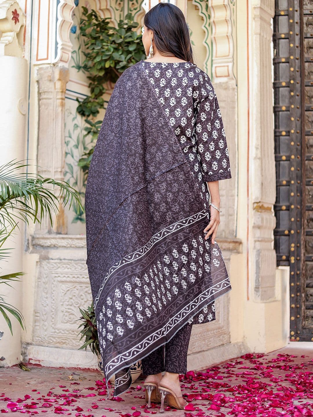 Moda Rapido Floral Printed V Neck Pure Cotton Kurta With Trousers & Dupatta thumbnail 3