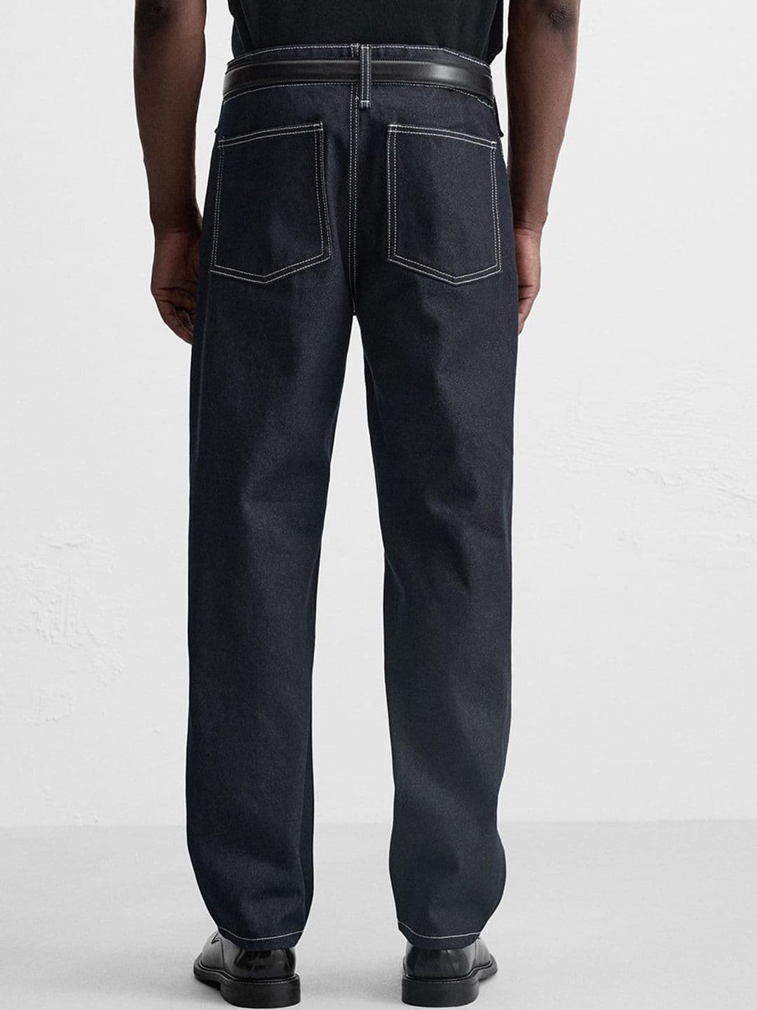Kotty Men Relaxed Fit Mid-Rise Stretchable Jeans thumbnail 3