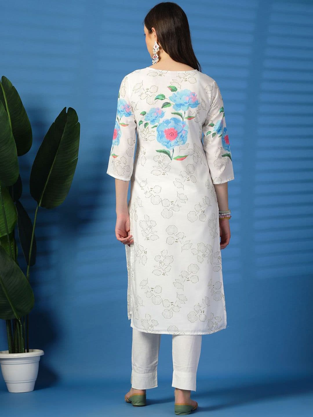 Sangria Floral Printed Pure Cotton Straight Kurta thumbnail 2