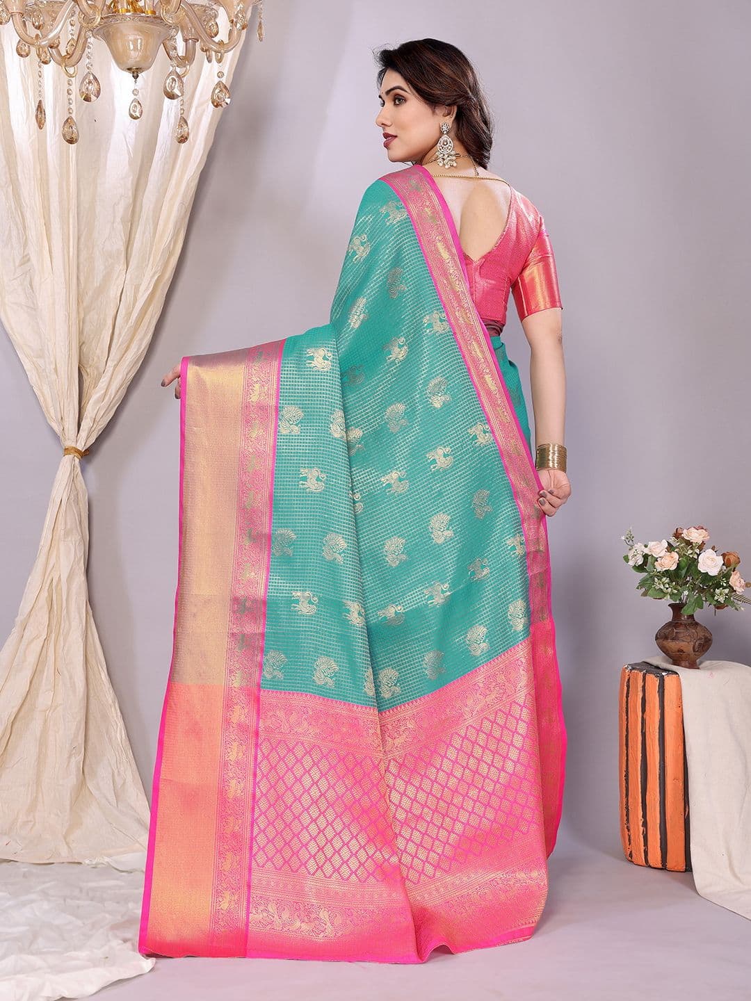 VILLAGIUS Floral Woven Design  Designer Kanjeevaram Saree thumbnail 4