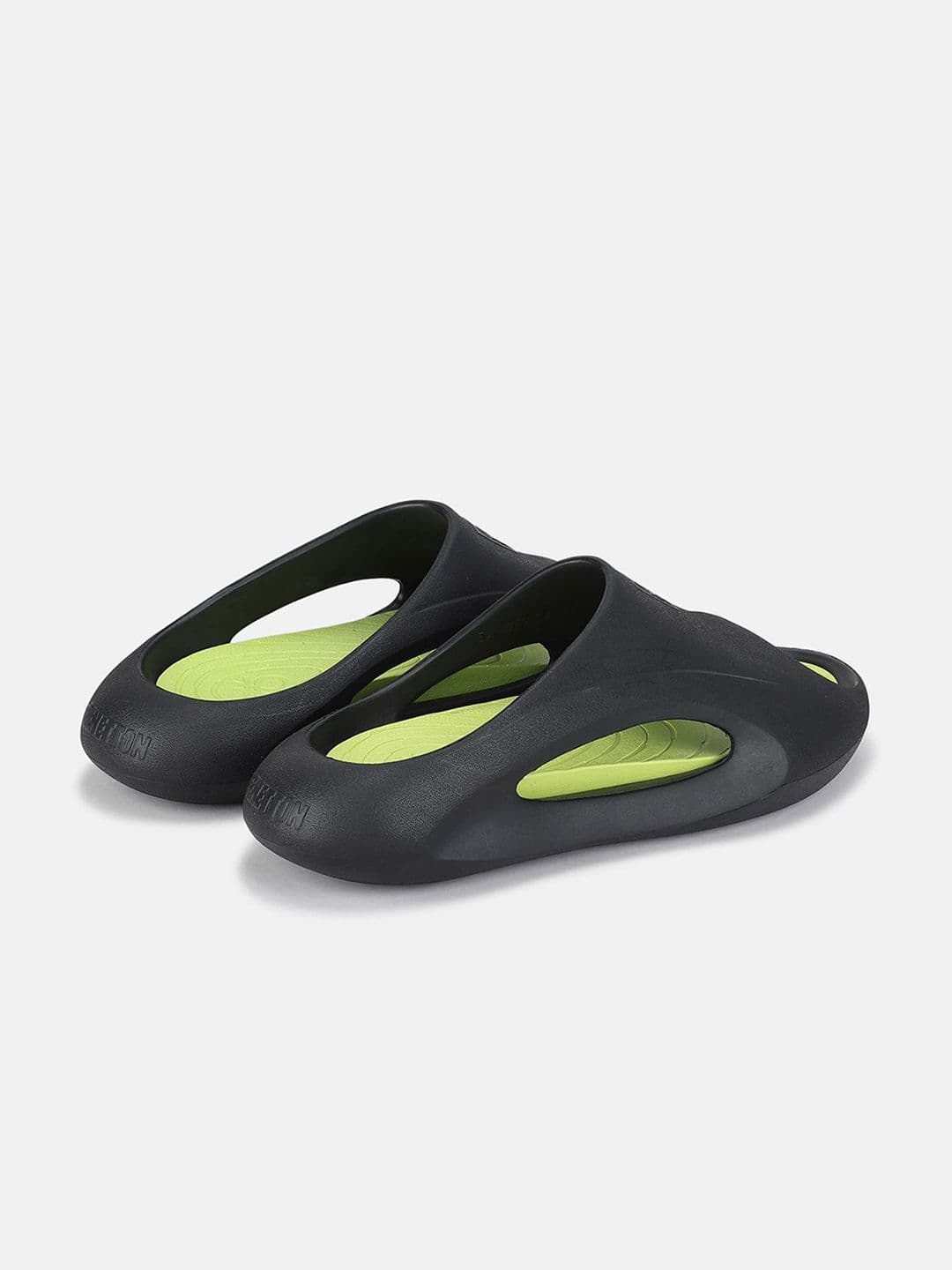 United Colors of Benetton Men Colorblocked Sliders thumbnail 3