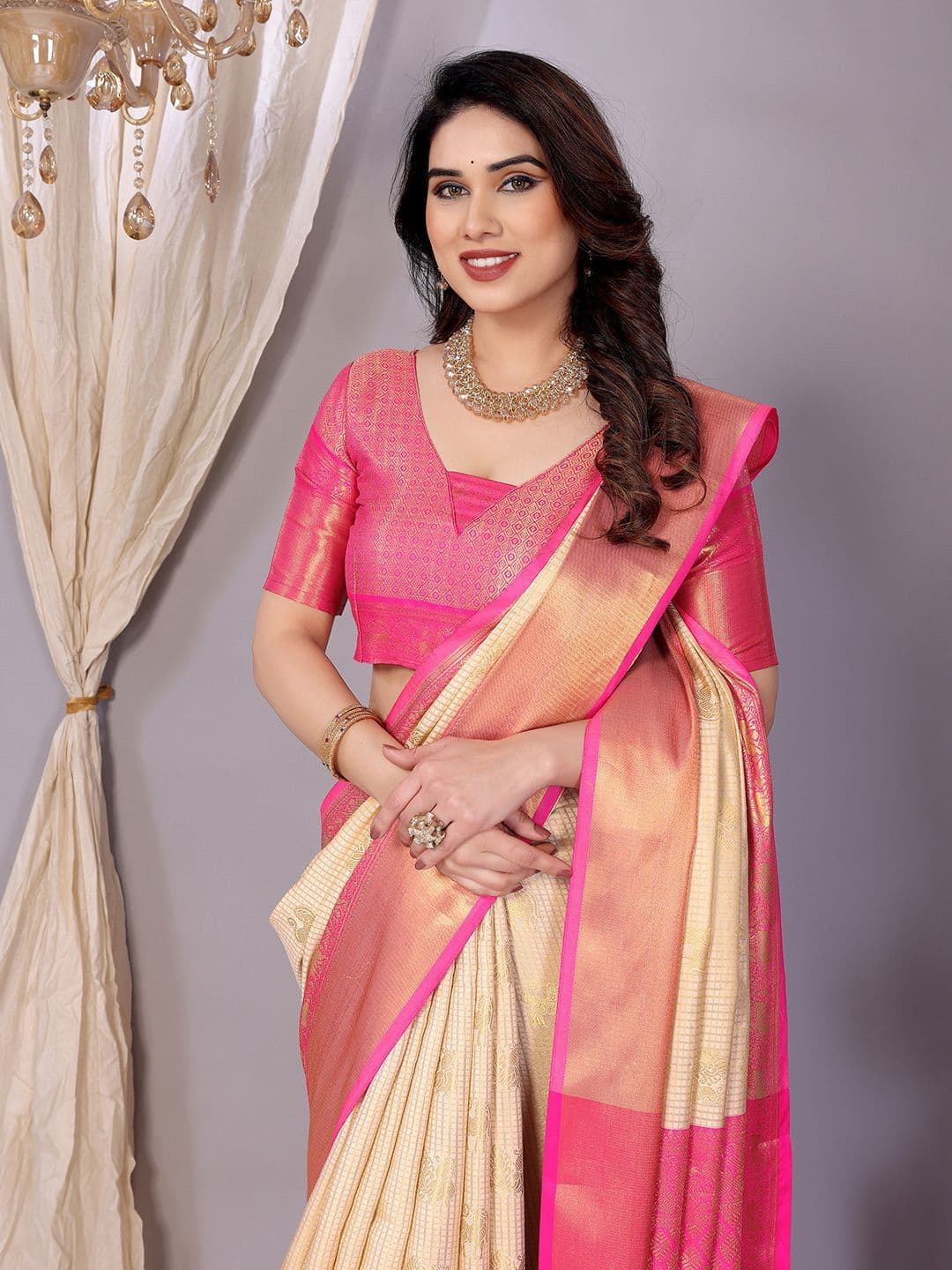 VILLAGIUS Floral Woven Design Zari  Designer Kanjeevaram Saree thumbnail 7