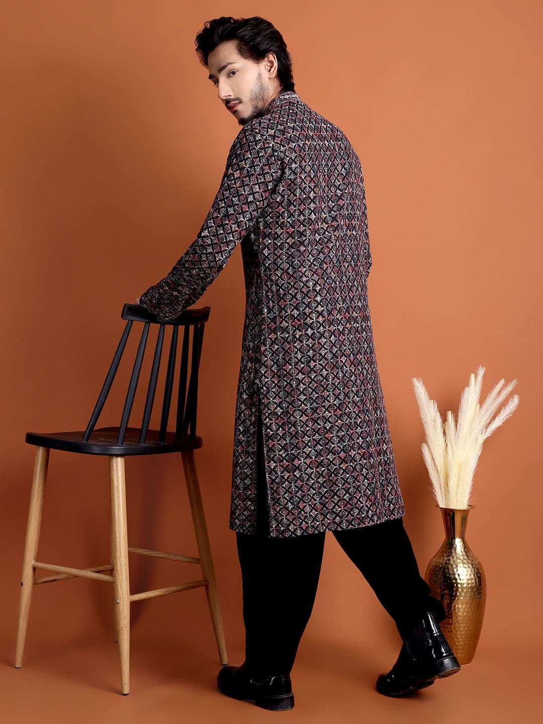 Tibra Men Ethnic Motifs Embroidered Sequinned Kurta thumbnail 5