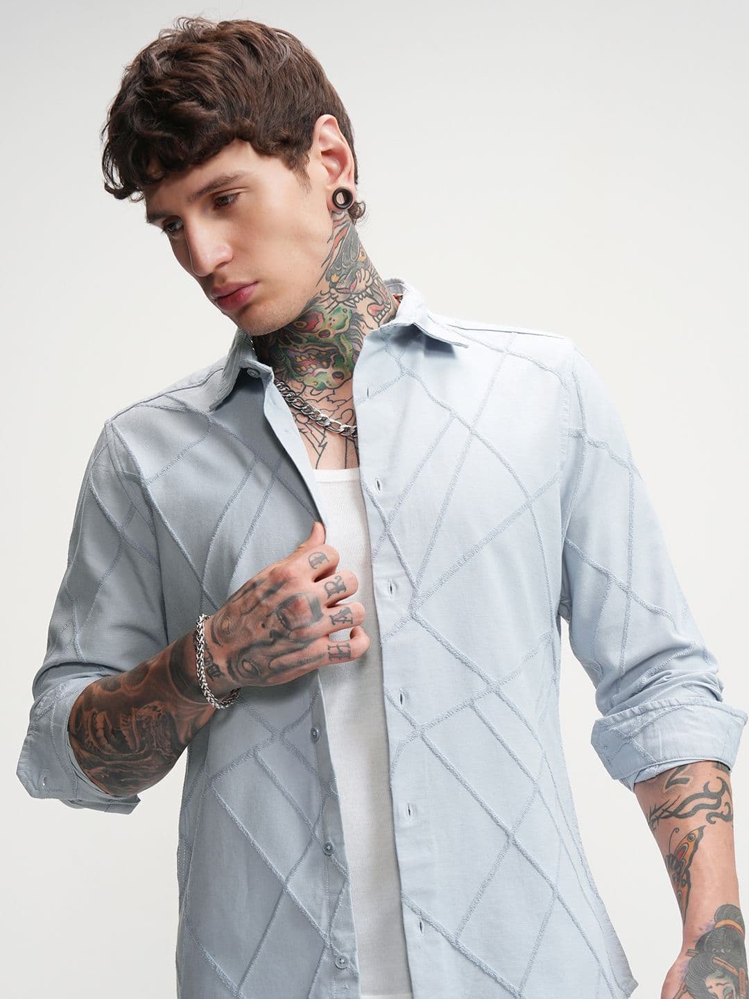 HIGHLANDER Men Cutaway Collar Comfort Slim Fit Casual Shirt - view 1