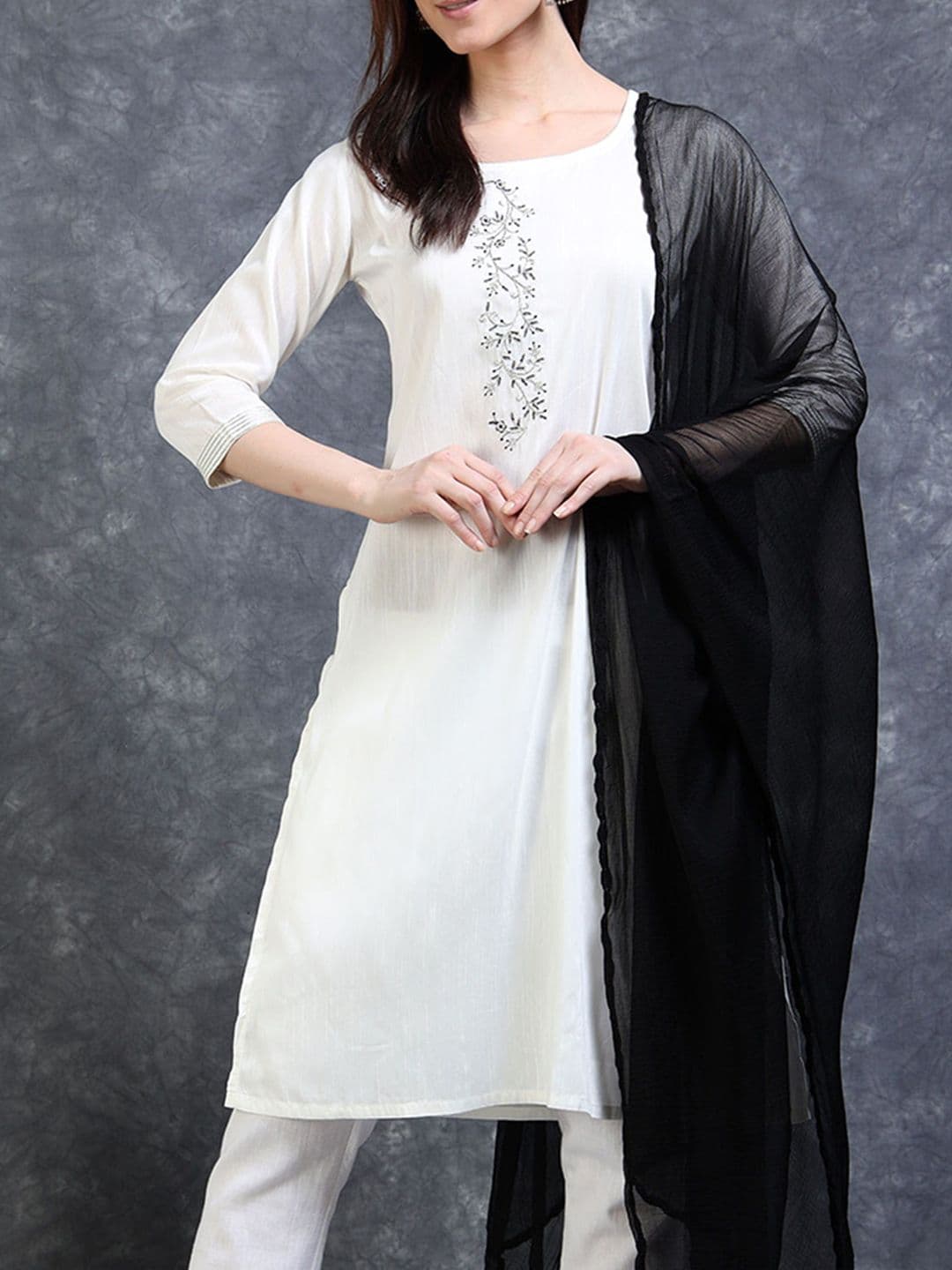 MIRAAN Taping Border Chiffon Dupatta thumbnail 6