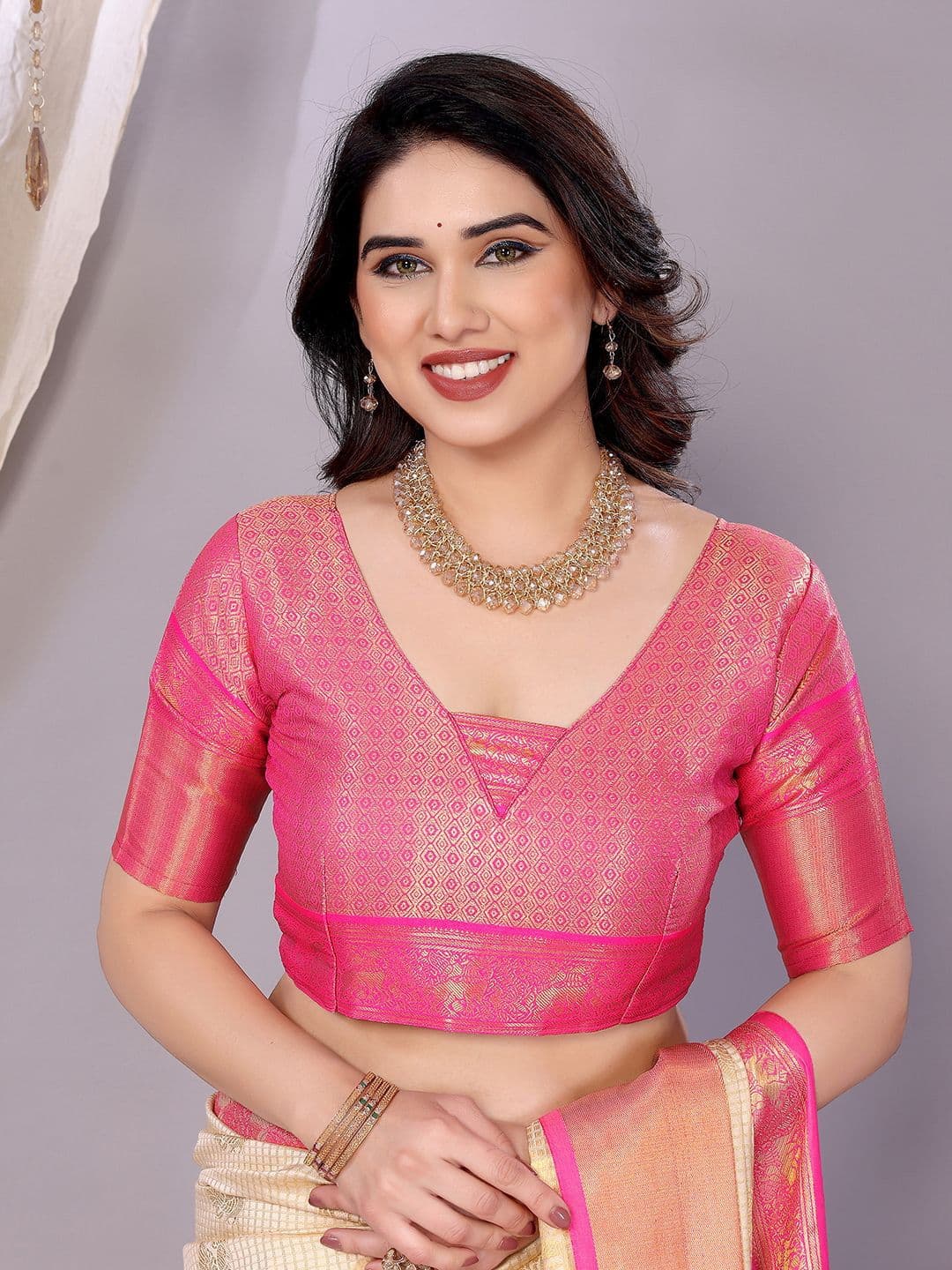 VILLAGIUS Floral Woven Design Zari  Designer Kanjeevaram Saree thumbnail 4