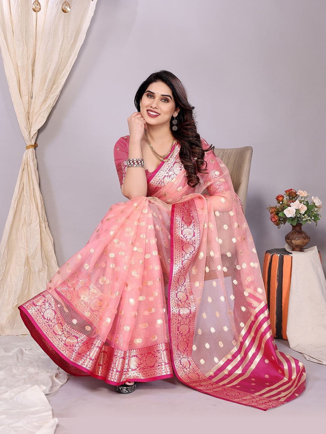 VILLAGIUS Floral Woven Design Organza Designer Banarasi Saree thumbnail 2