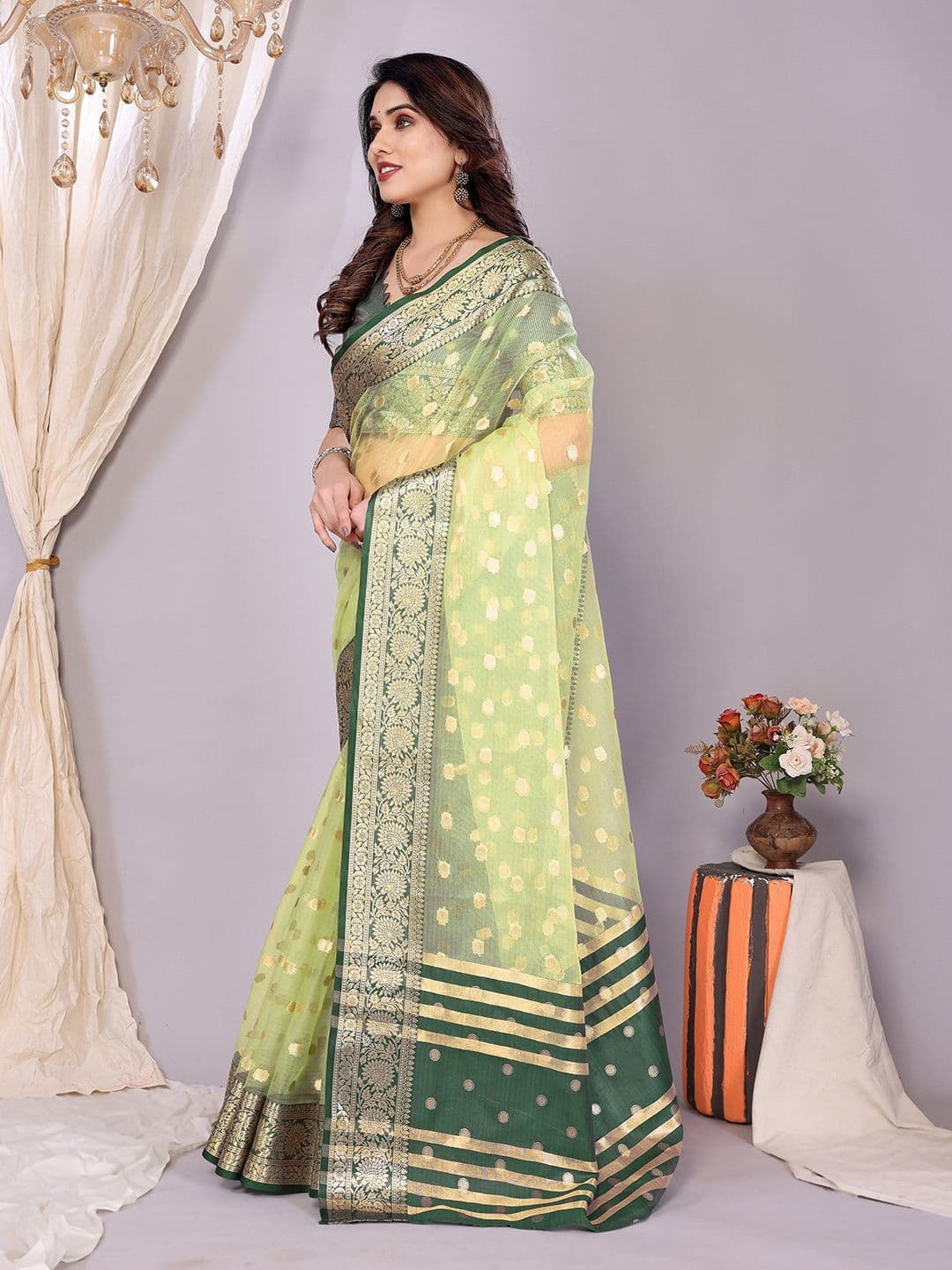 VILLAGIUS Ethnic Motifs Woven Design Organza Banarasi Saree thumbnail 4