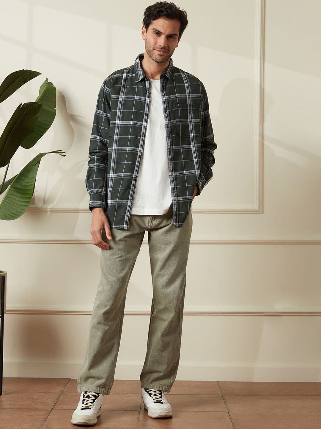 WROGN Men Comfort Relaxed Fit Mid-Rise Jeans thumbnail 3